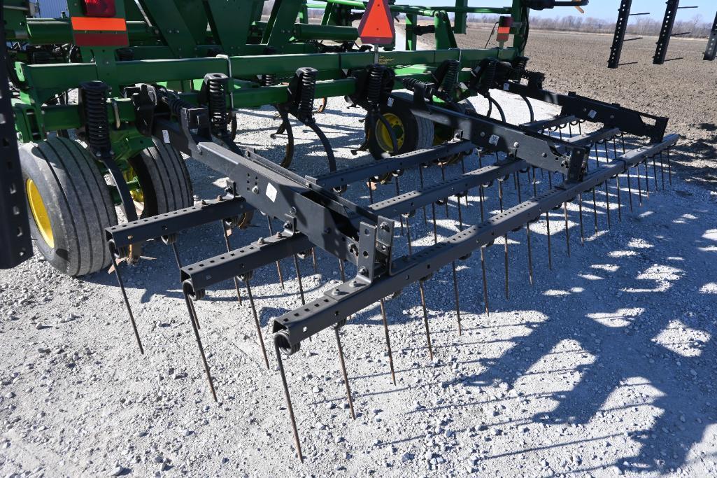 2003 John Deere 2200 60' field cultivator