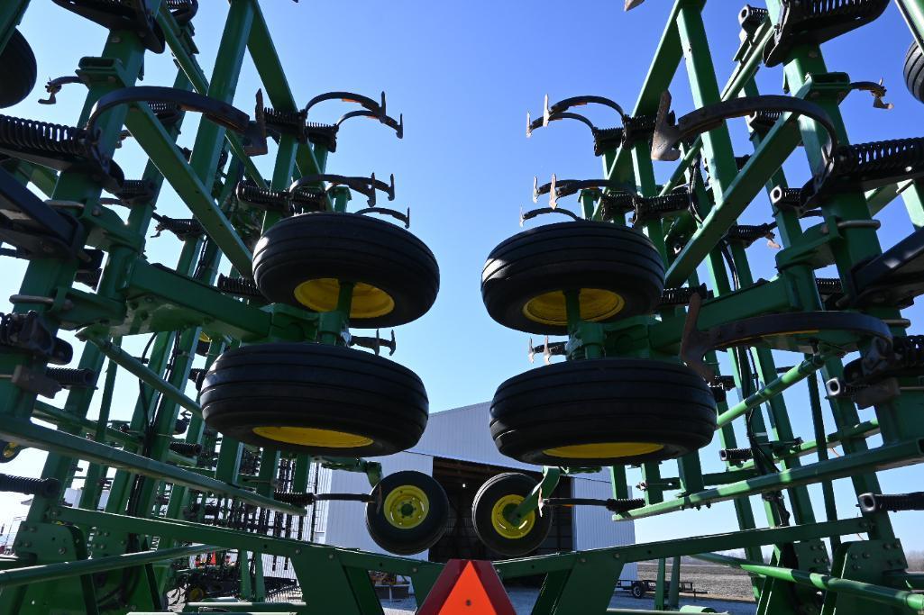 2003 John Deere 2200 60' field cultivator