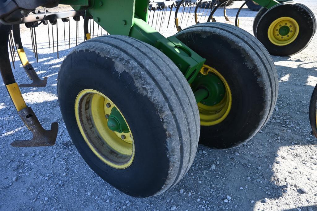 2003 John Deere 2200 60' field cultivator