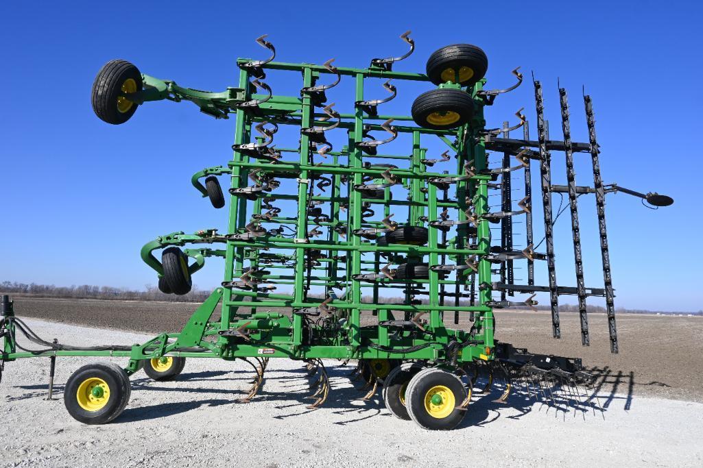 2003 John Deere 2200 60' field cultivator