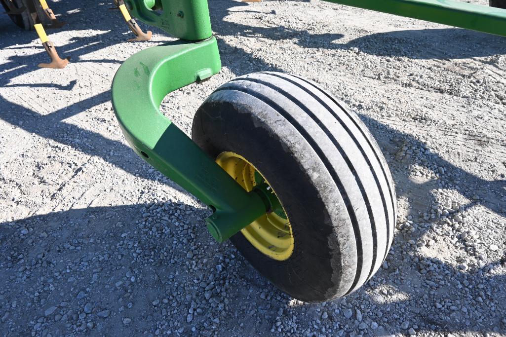 2003 John Deere 2200 60' field cultivator