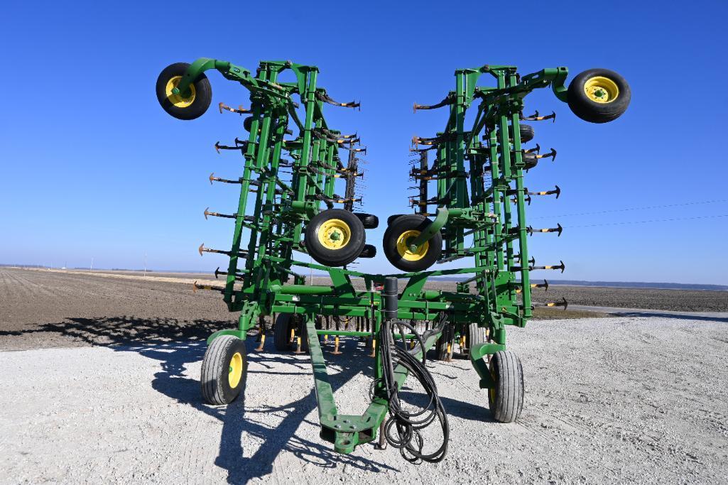 2003 John Deere 2200 60' field cultivator
