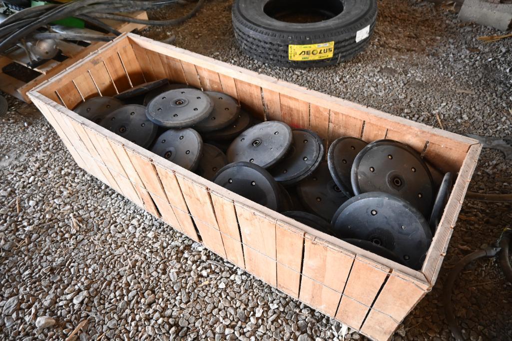 John Deere rubber closing wheels
