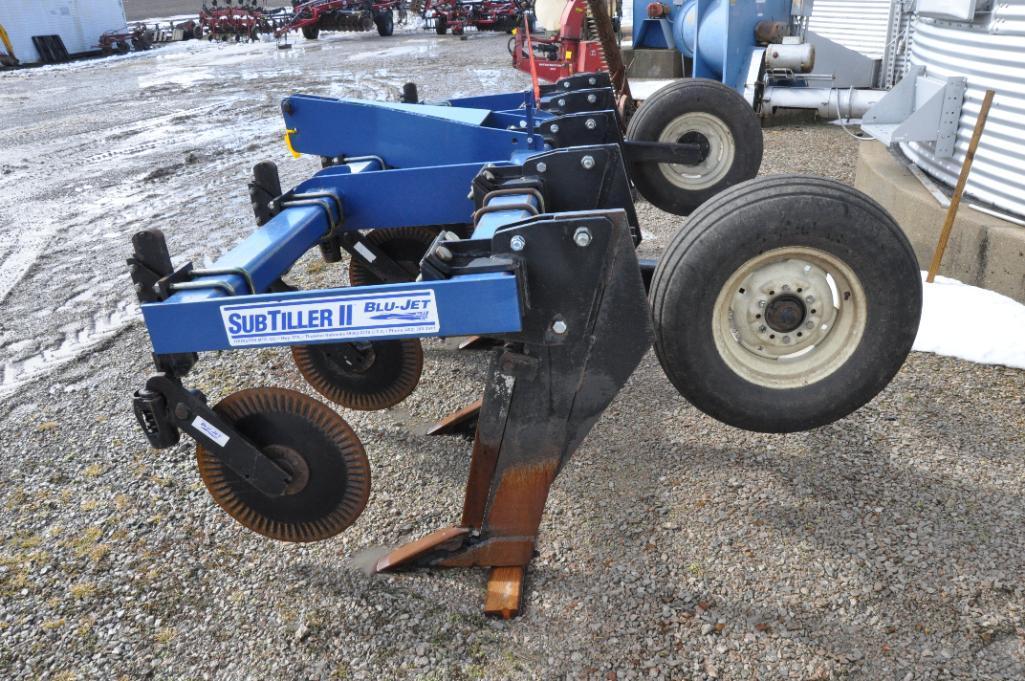 Blu-Jet SubTiller II 5-shank 3-pt. in-line ripper