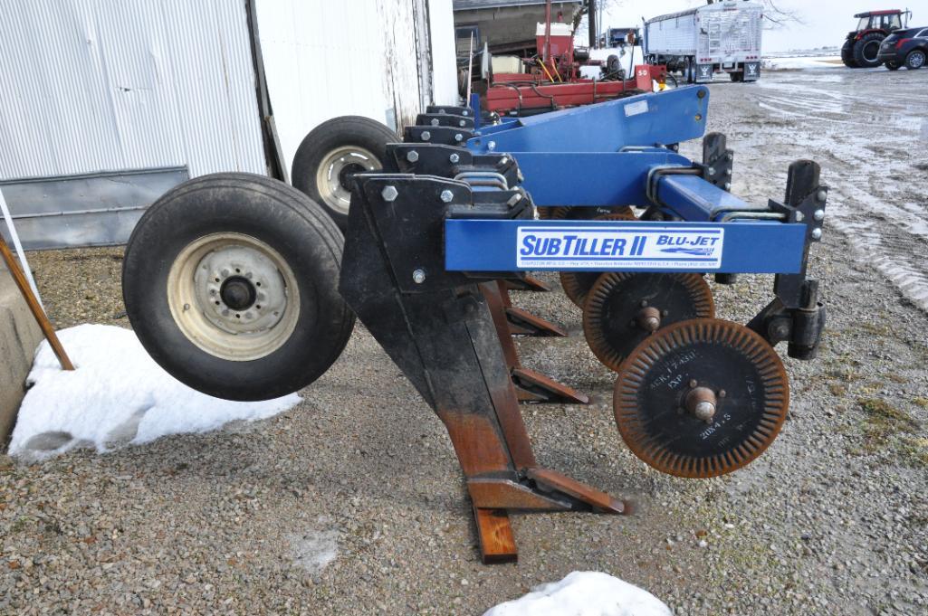 Blu-Jet SubTiller II 5-shank 3-pt. in-line ripper