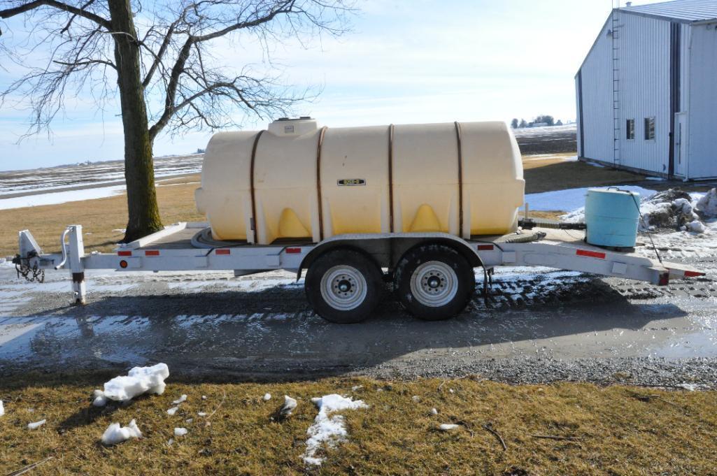 1,000 gal. elliptical poly tank