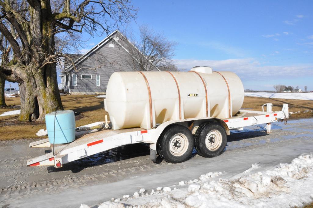 1,000 gal. elliptical poly tank