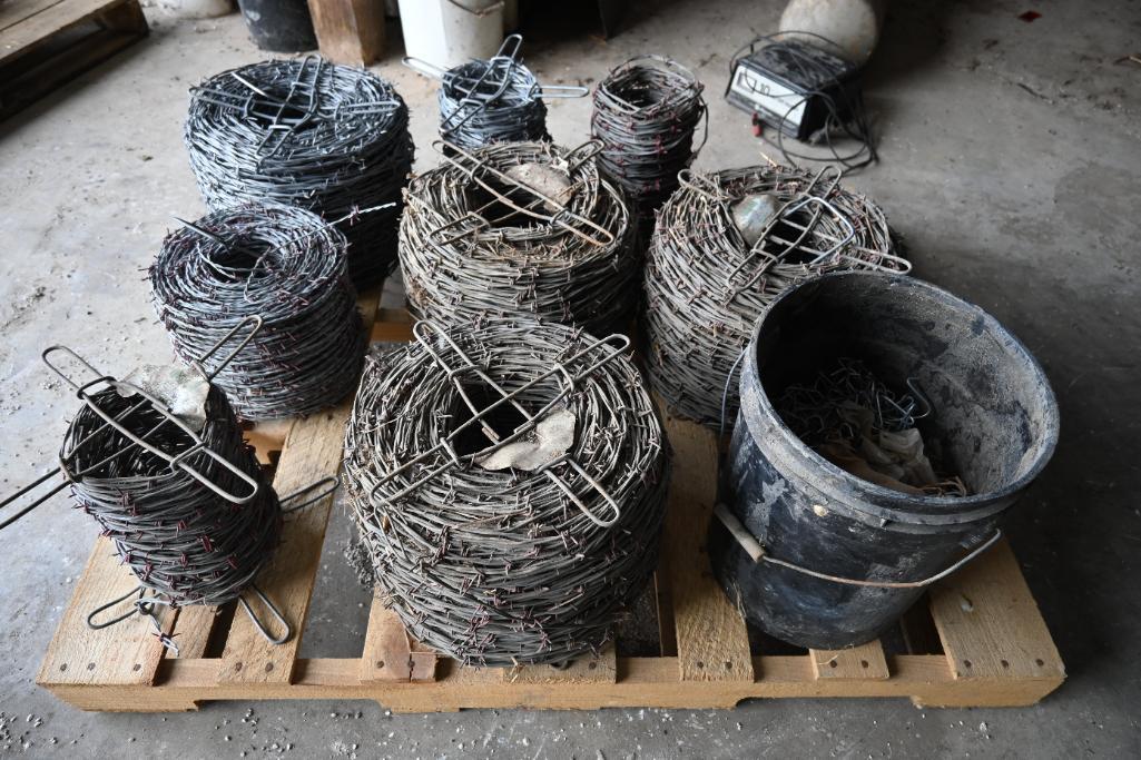 Large quantity of barb wire