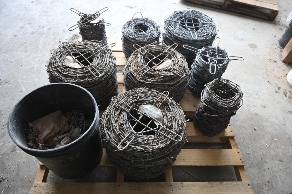 Large quantity of barb wire