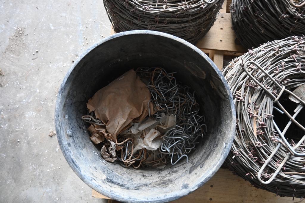 Large quantity of barb wire