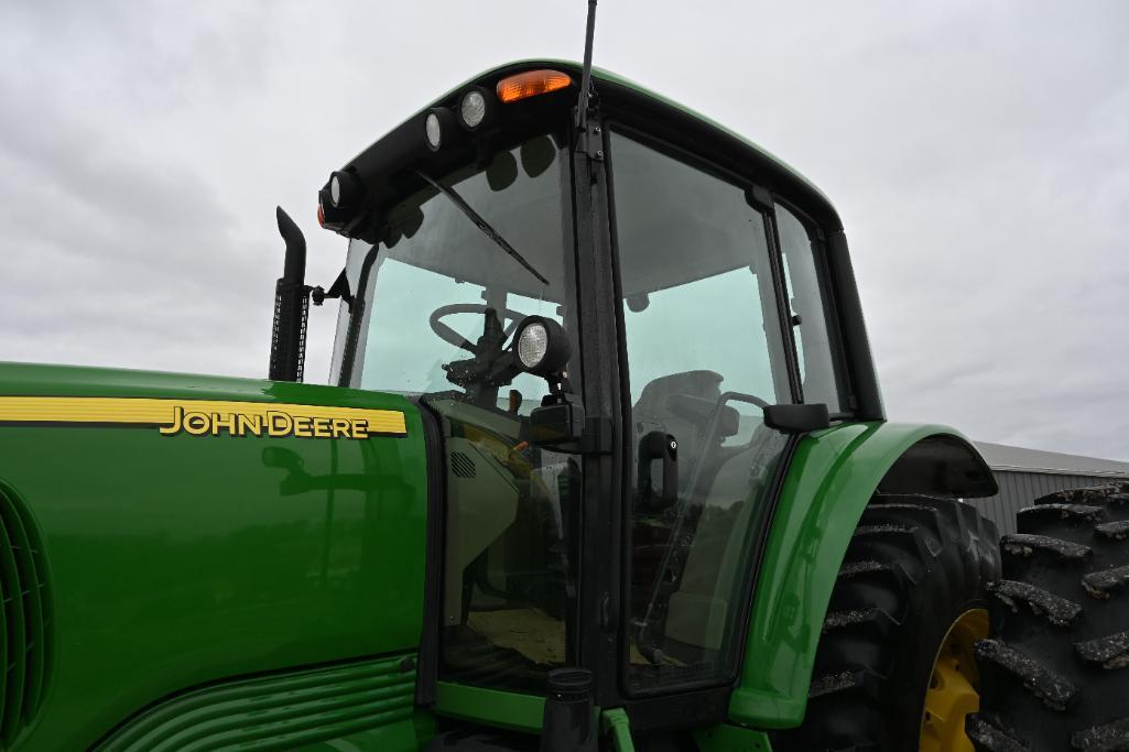 2003 John Deere 7220 2wd tractor