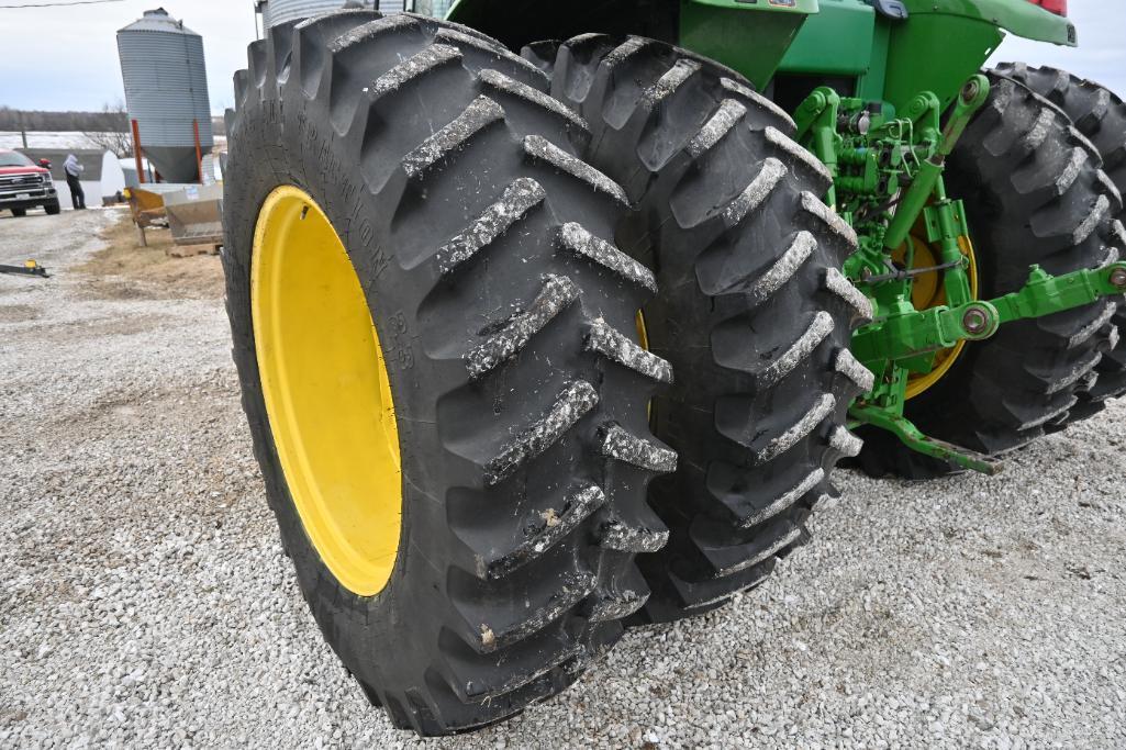 2003 John Deere 7220 2wd tractor