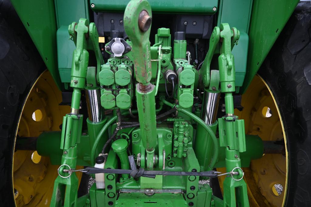 2003 John Deere 7220 2wd tractor