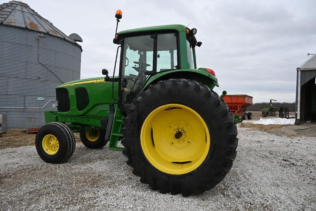 2003 John Deere 7220 2wd tractor