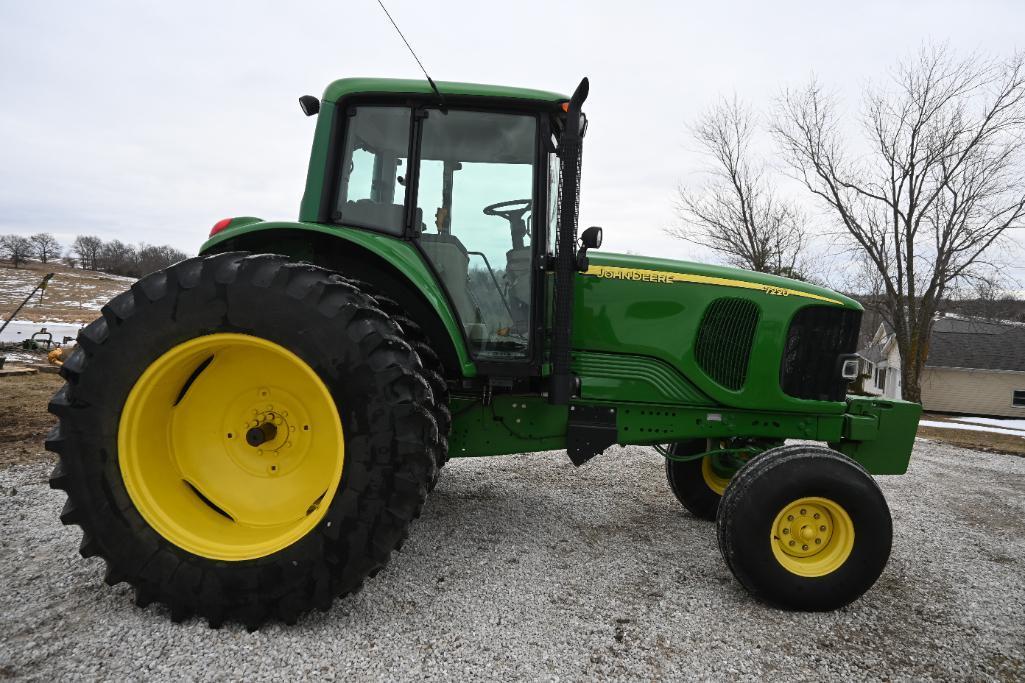 2003 John Deere 7220 2wd tractor