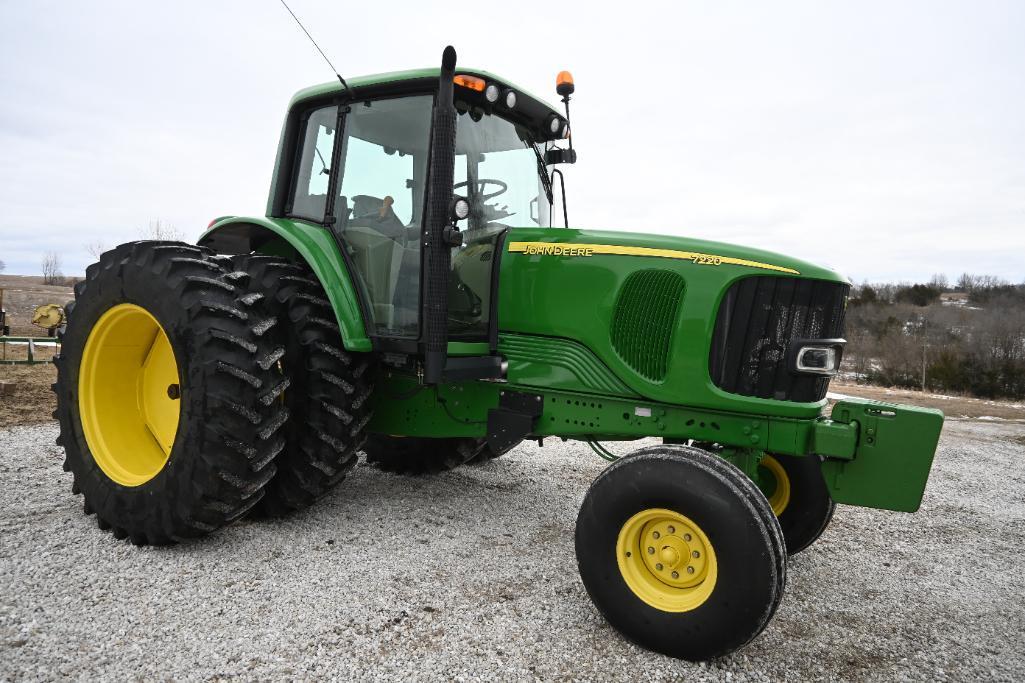 2003 John Deere 7220 2wd tractor