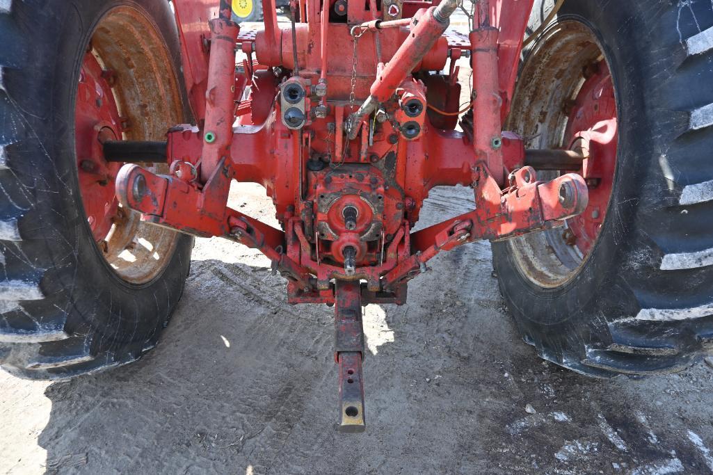 International 766 2wd tractor