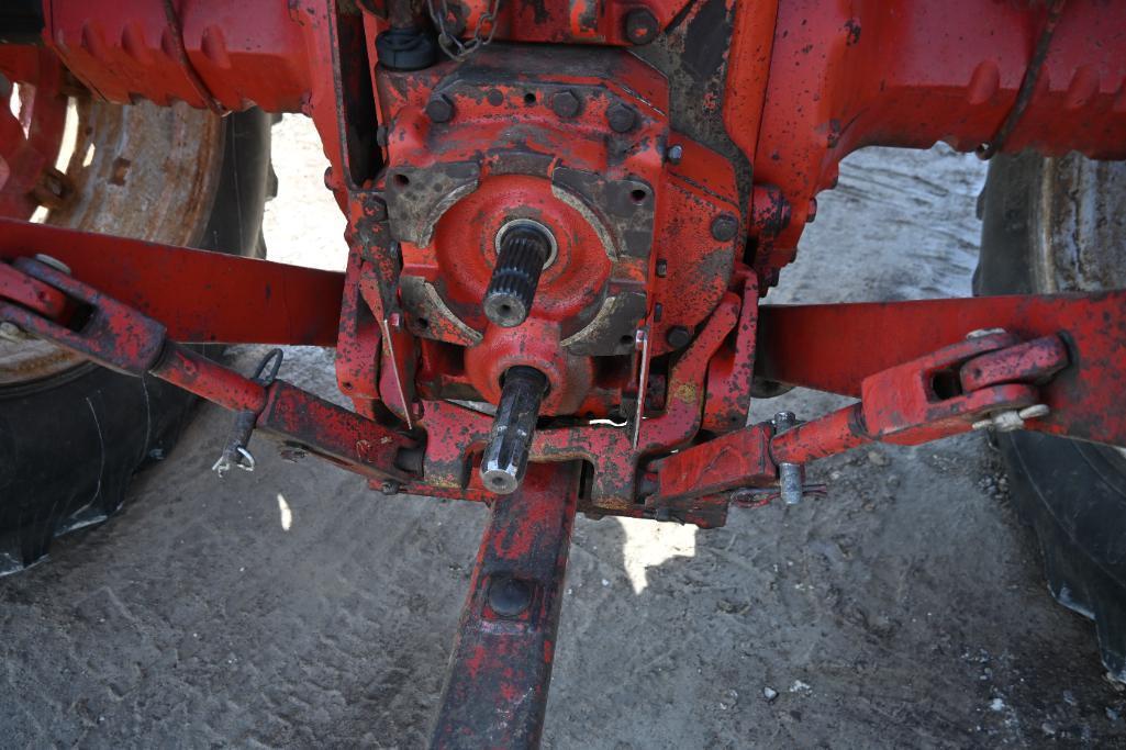 International 766 2wd tractor