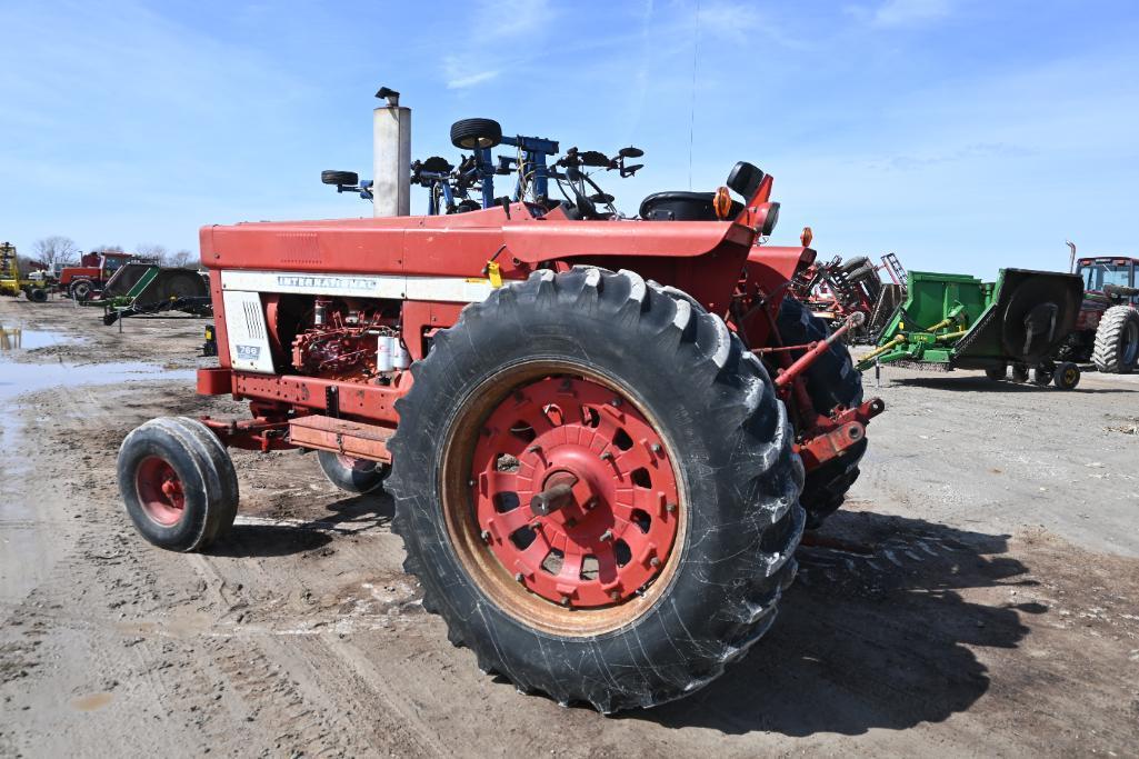 International 766 2wd tractor