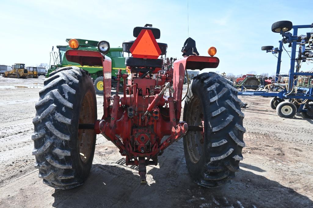 International 766 2wd tractor