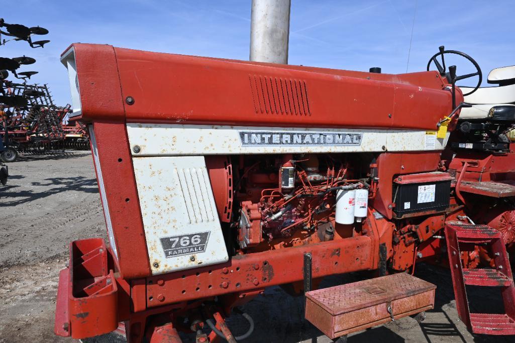 International 766 2wd tractor