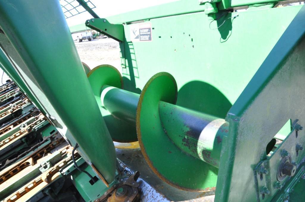 2005 John Deere 693 6 row 30" corn head