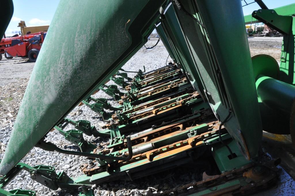 2005 John Deere 693 6 row 30" corn head