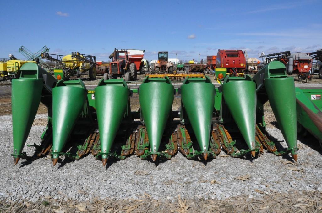 2005 John Deere 693 6 row 30" corn head