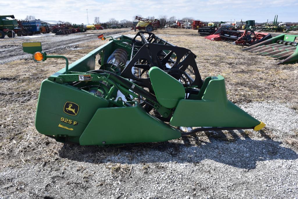 2003 John Deere 925F 25' grain platform