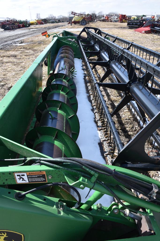 2003 John Deere 925F 25' grain platform