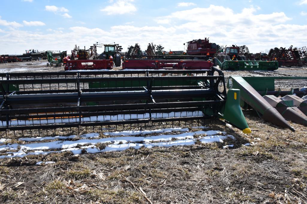 2003 John Deere 925F 25' grain platform
