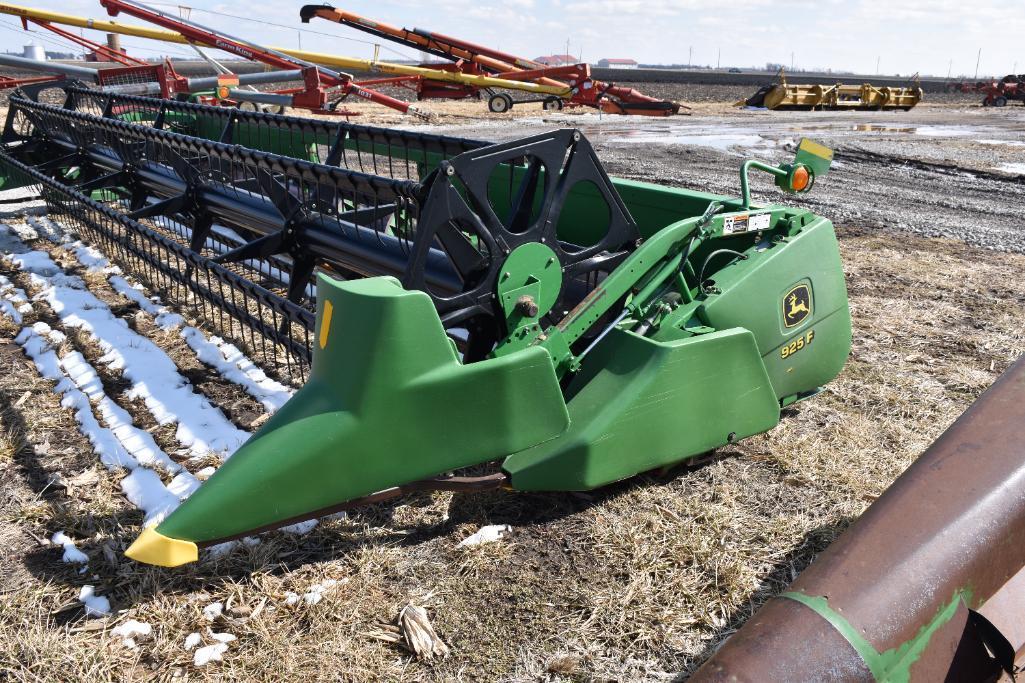 2003 John Deere 925F 25' grain platform