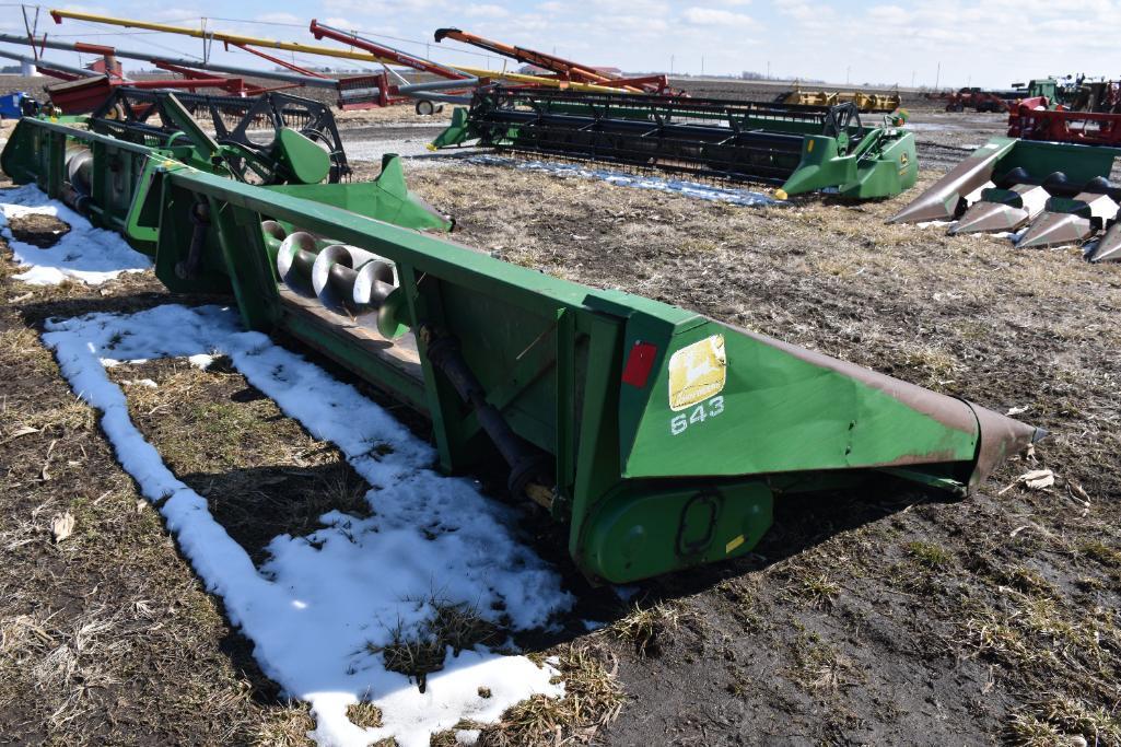 John Deere 643 6 row 30" corn head