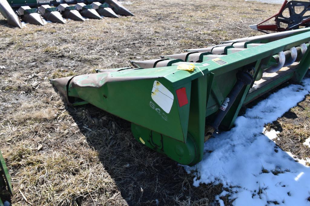 John Deere 643 6 row 30" corn head
