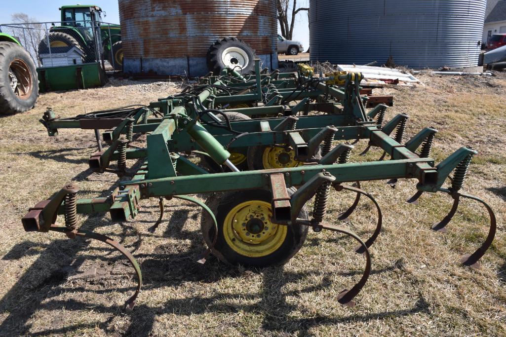 John Deere field cultivator