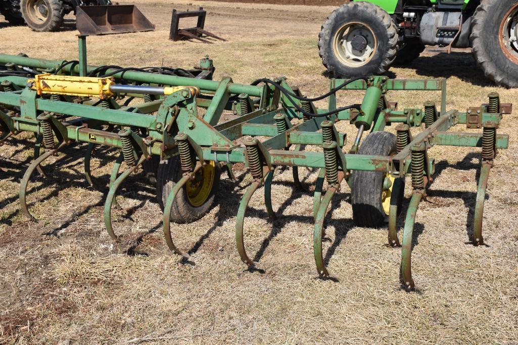 John Deere field cultivator