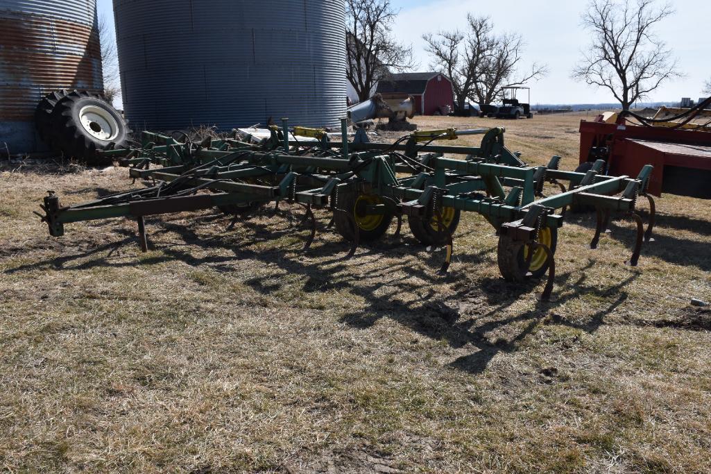 John Deere field cultivator