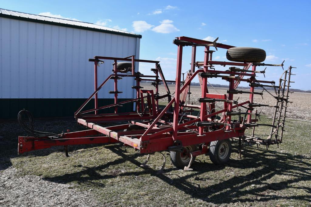 International 4500 24' field cultivator