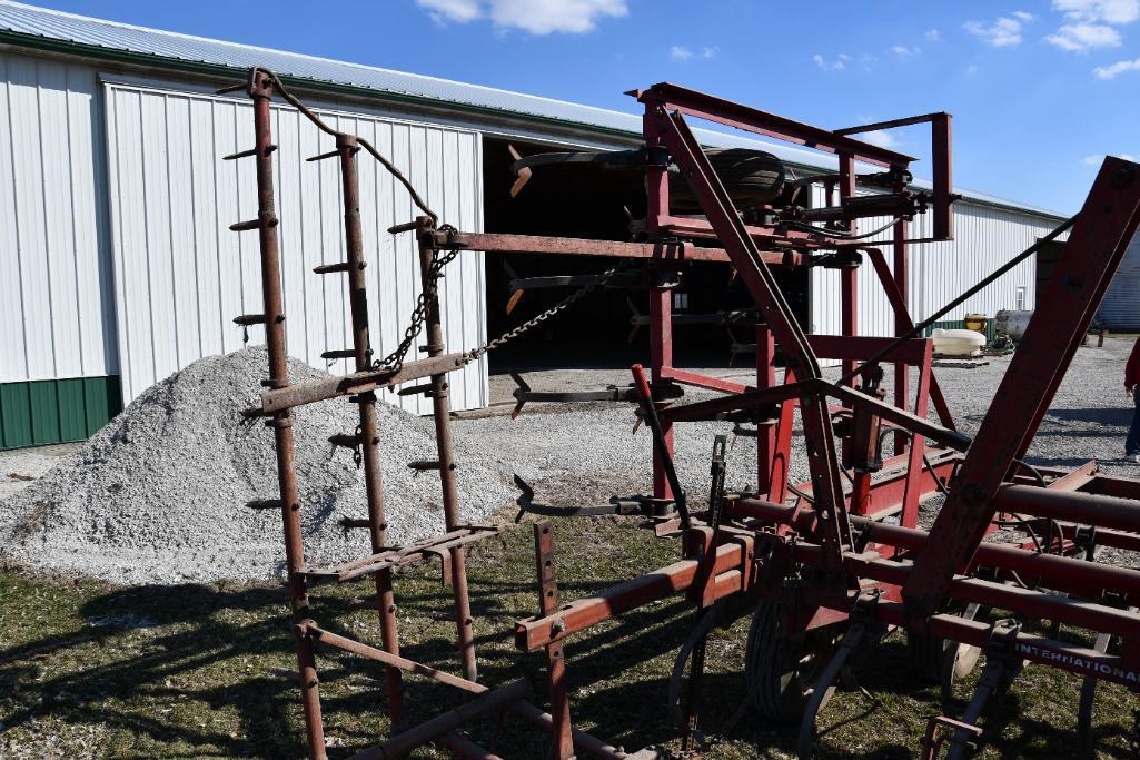 International 4500 24' field cultivator