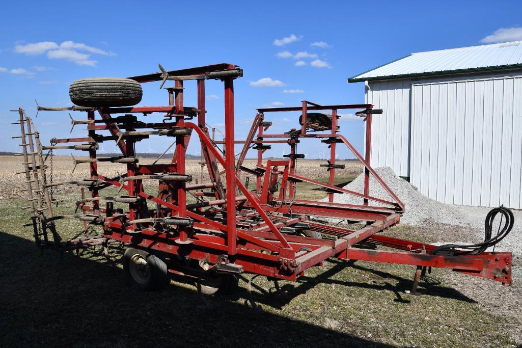 International 4500 24' field cultivator