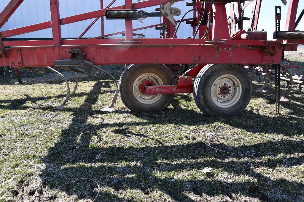 International 4500 24' field cultivator