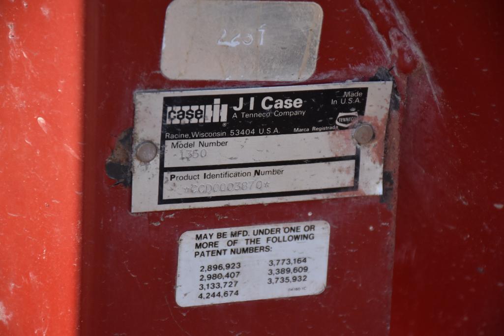 Case-IH 1350 grinder mixer