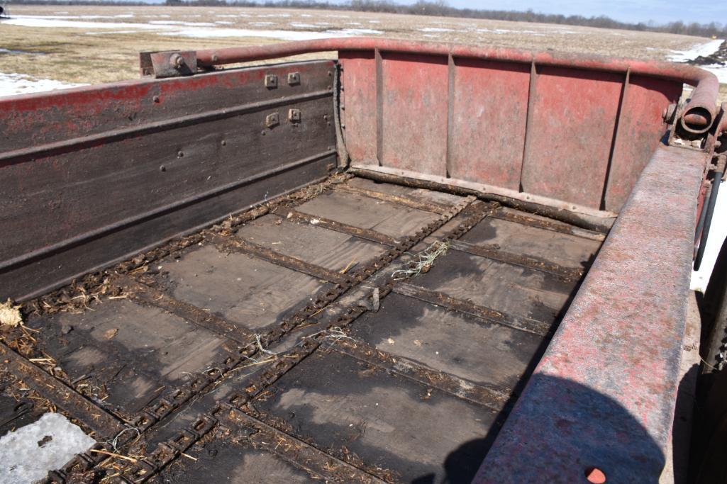 Case-IH 575 manure spreader