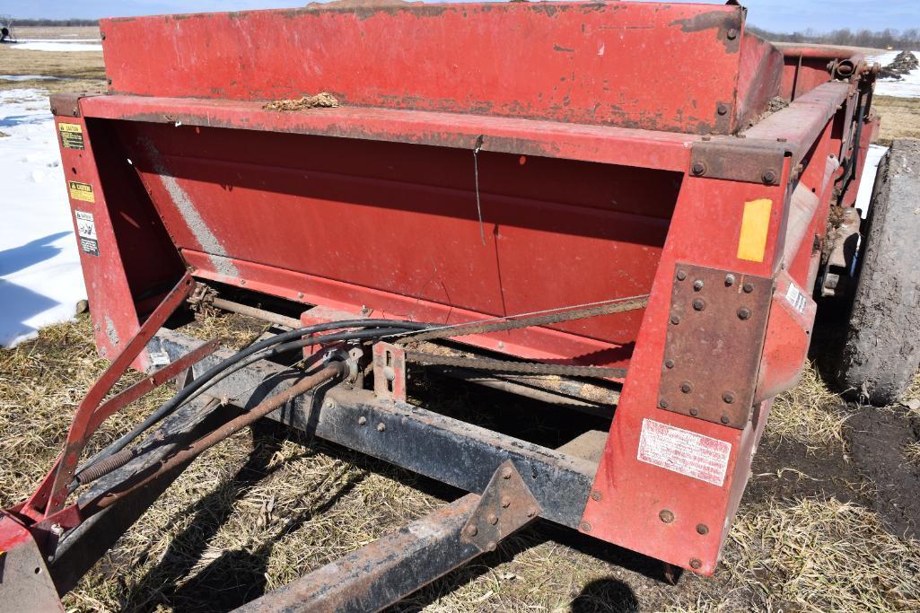 Case-IH 575 manure spreader