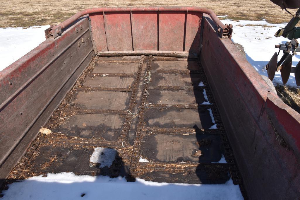 Case-IH 575 manure spreader
