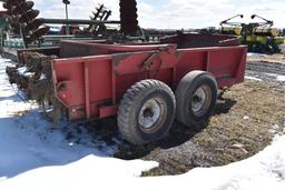 Case-IH 575 manure spreader