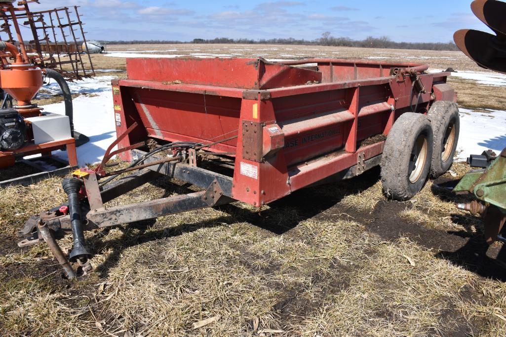 Case-IH 575 manure spreader