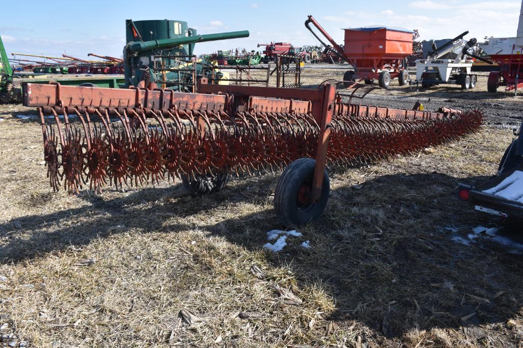 Yetter 3428 28' 3-pt. rotary hoe