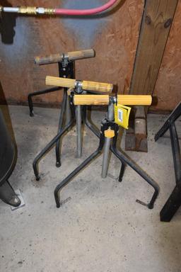 (3) Adjustable stock rollers
