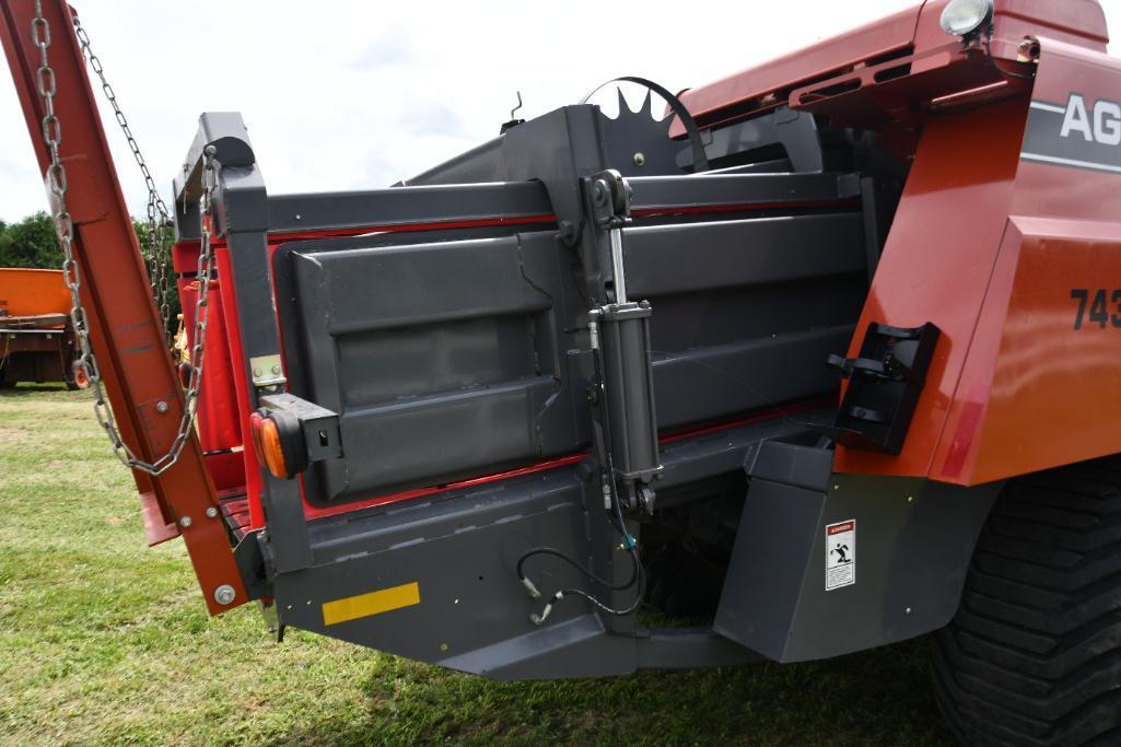 Agco Hesston 7434 large square baler